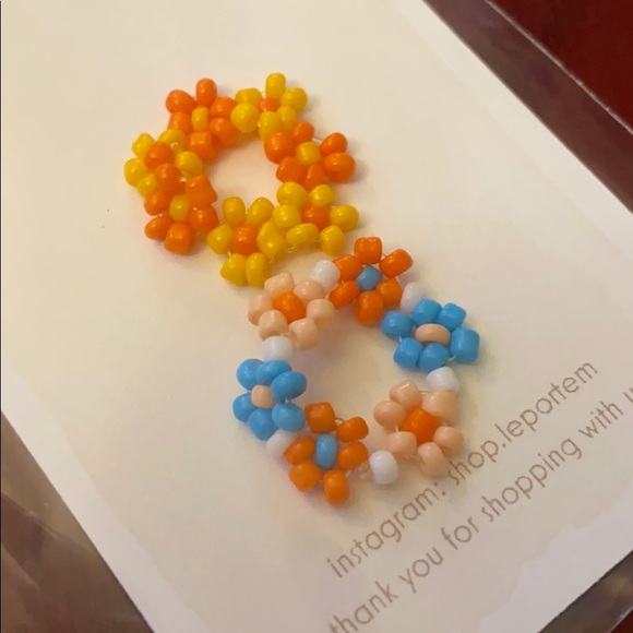 [Handmade]Flower Beads Rings 🌼 - Picture 2 of 2